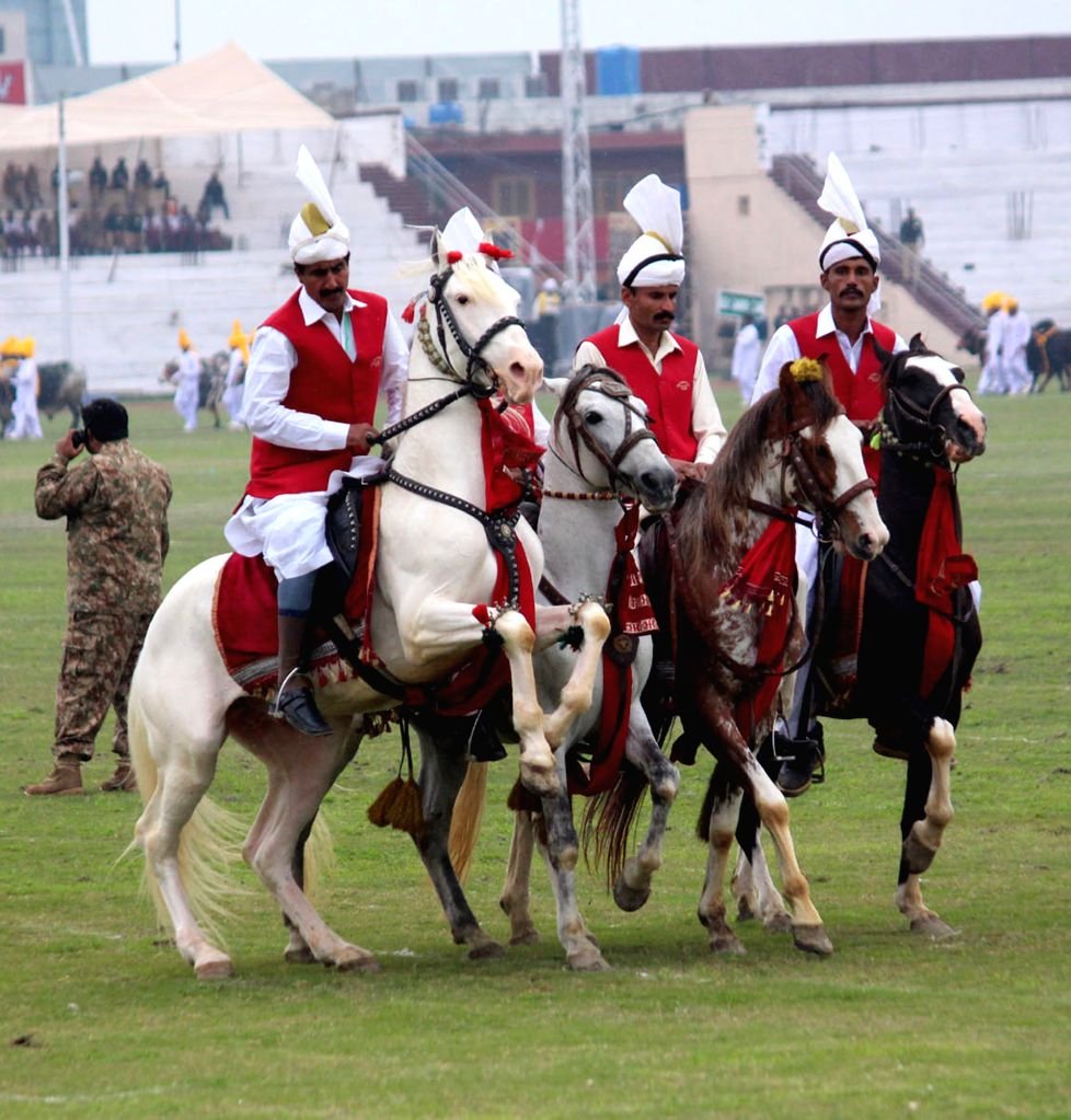 lahore-march-6-2015-xinhua-horse-riders-arrive-275839